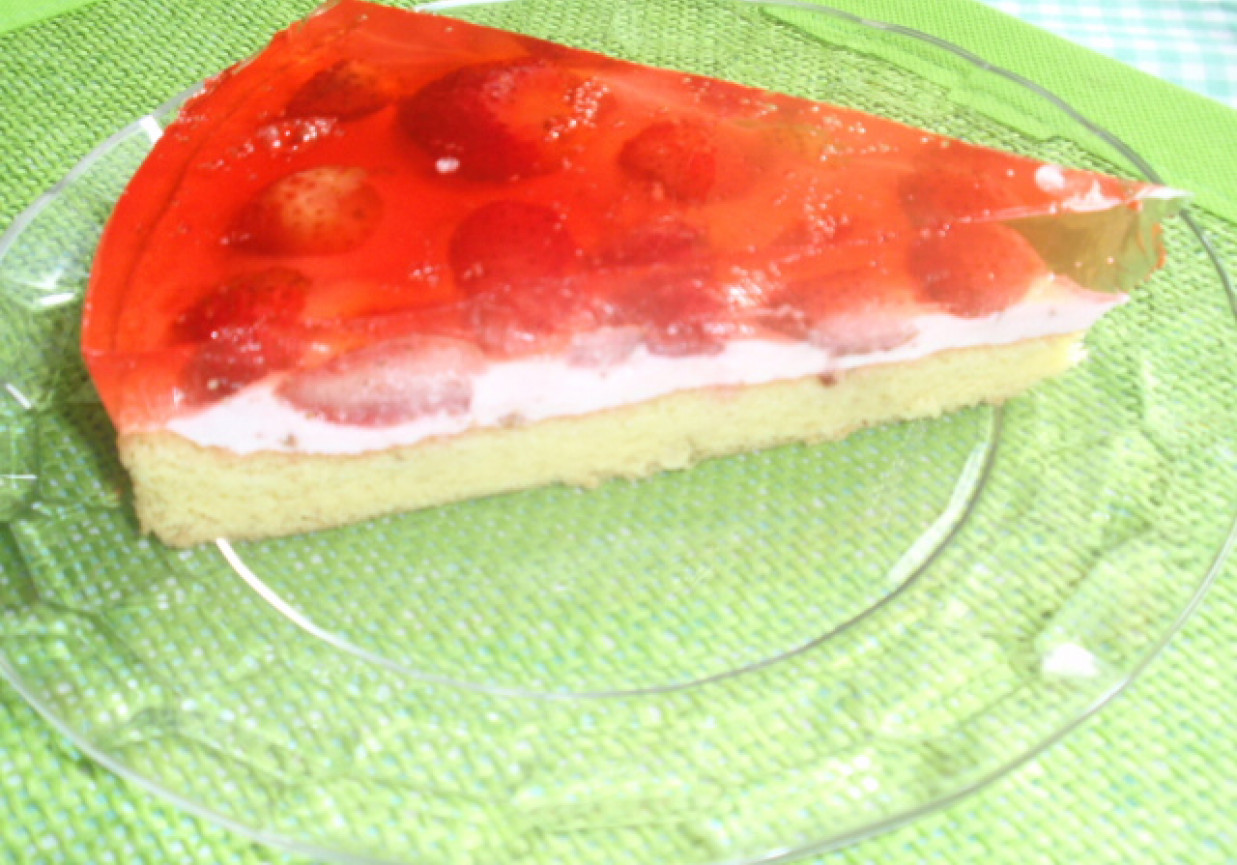 Ciasto  smietankowo truskawkowe z galaretką foto