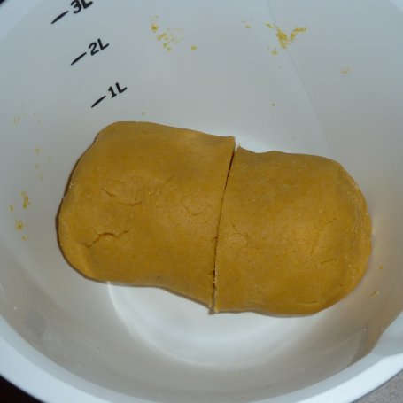 Krok 1 - Ciasto styropian z żurawiną, czyli "sernik" na jogurtach greckich foto
