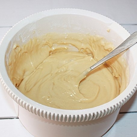 Krok 1 - Ciasto truskawkowo-migdałowe na oleju foto