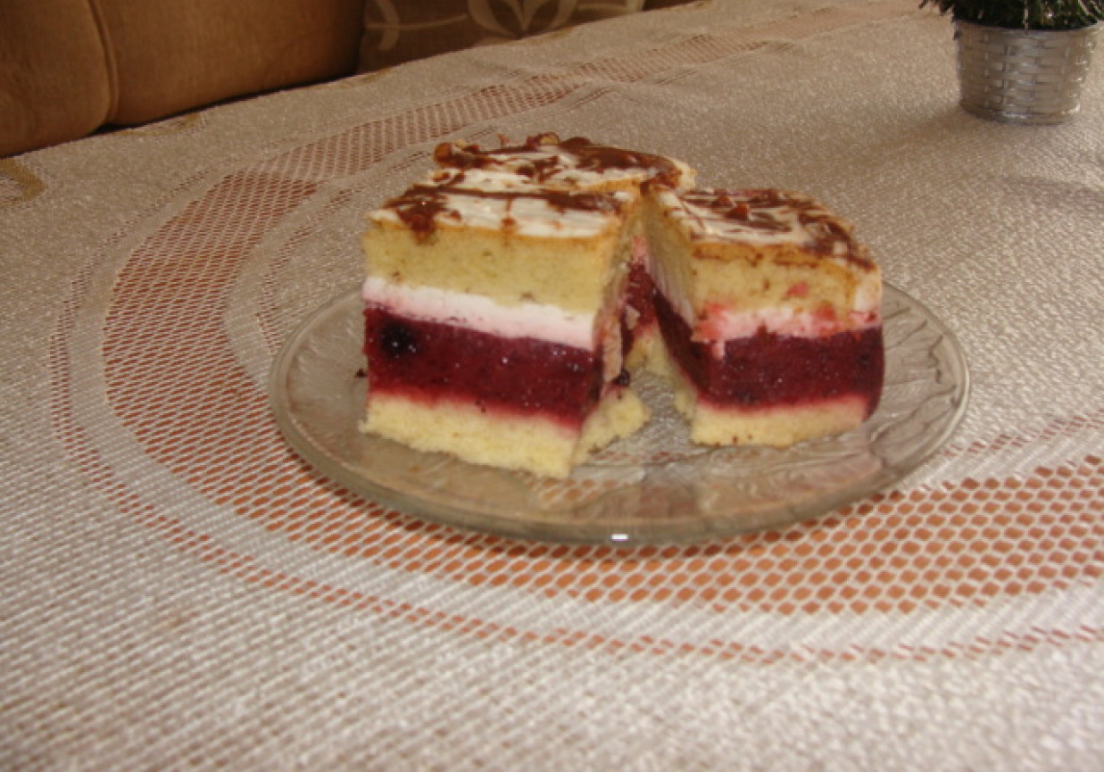 Ciasto truskawkowo-śmietanowe foto