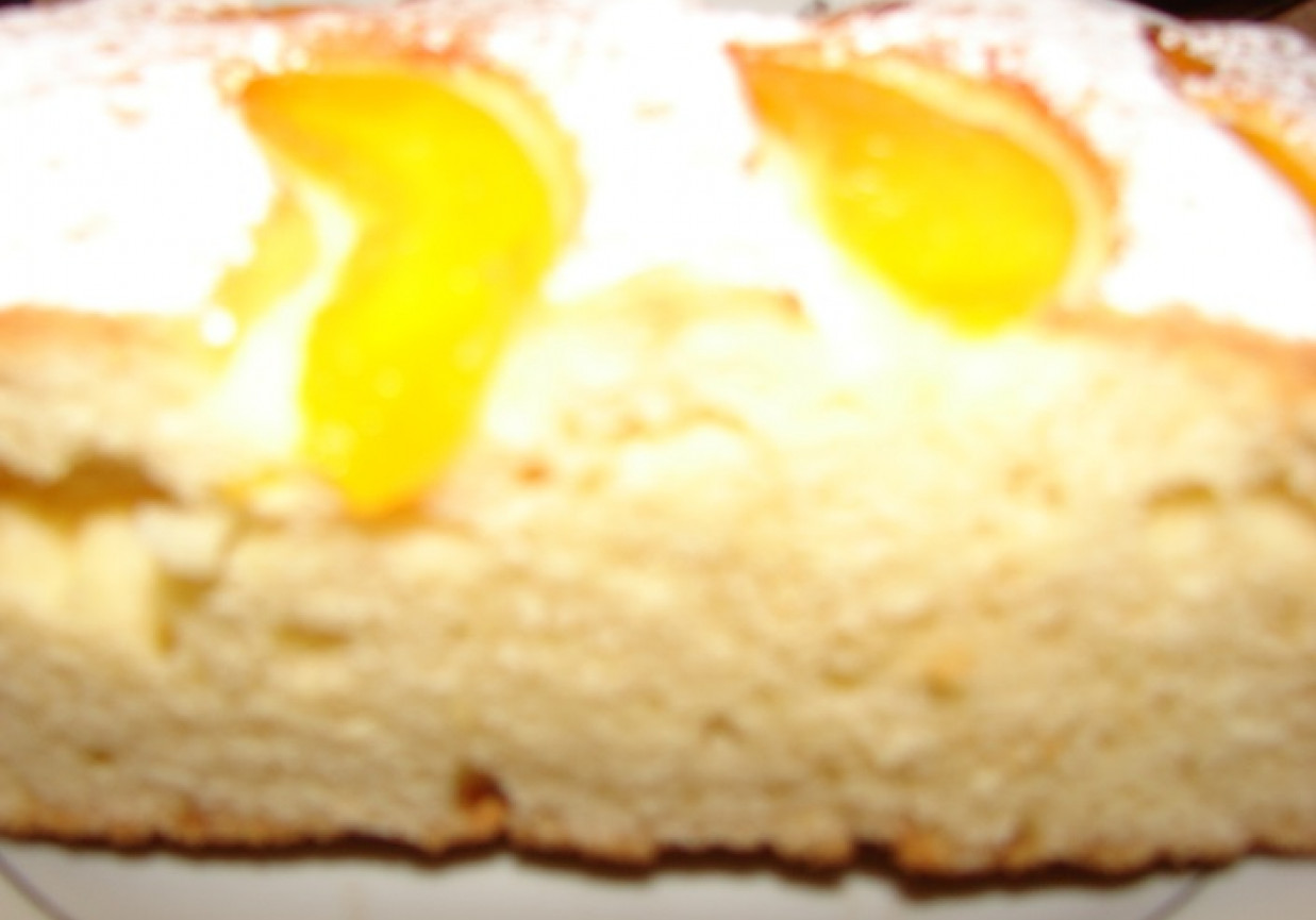 Ciasto ucierane z brzoskwiniami foto
