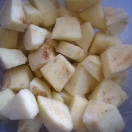 Krok 6 - Ciasto ucierane z jabłkami i truskawkami foto