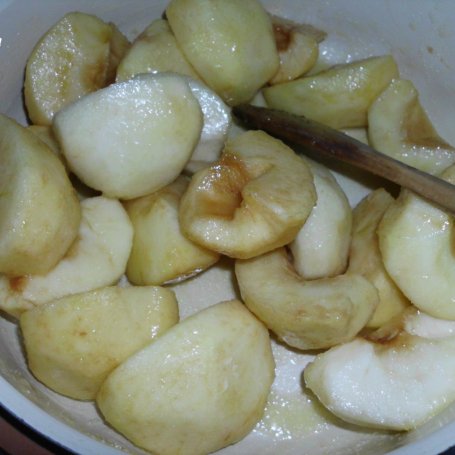 Krok 4 - Ciasto ucierane z jabłkami karmelizowanymi foto