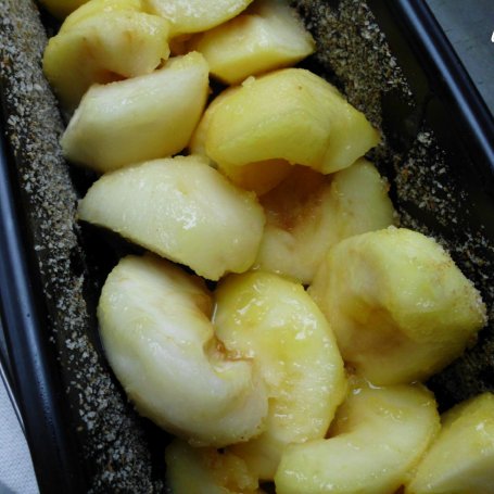 Krok 5 - Ciasto ucierane z jabłkami karmelizowanymi foto