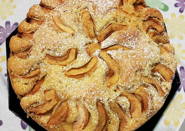 Fotografia przedstawiająca Ciasto ucierane z jabłkami