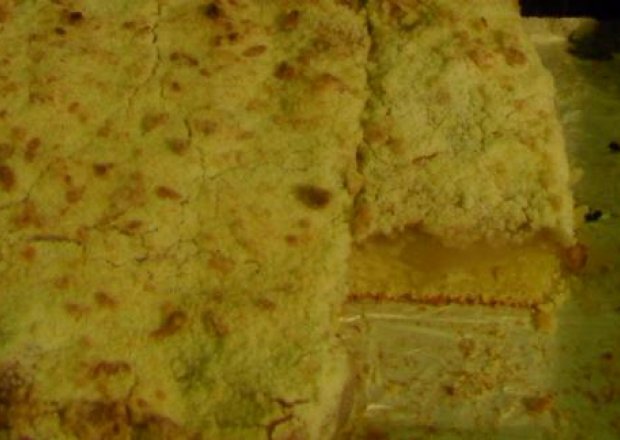 Fotografia przedstawiająca Ciasto ucierane z musem bananowo gruszkowym