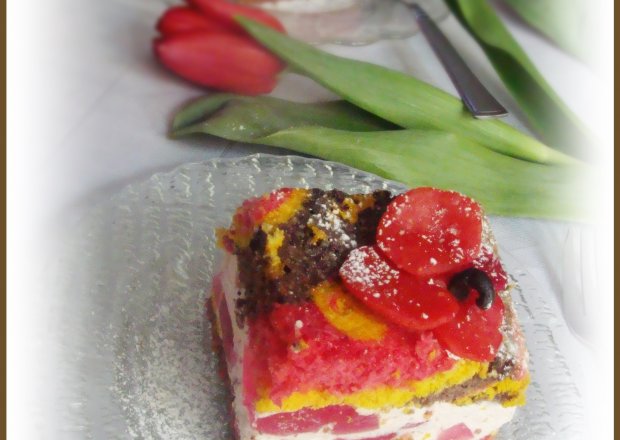 Fotografia przedstawiająca Ciasto w trzech kolorach