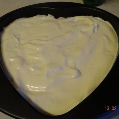 Krok 1 - Ciasto walentynkowe z truskawkami foto
