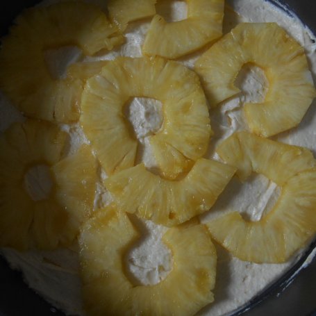 Krok 8 - Ciasto z ananasem i kokosem foto