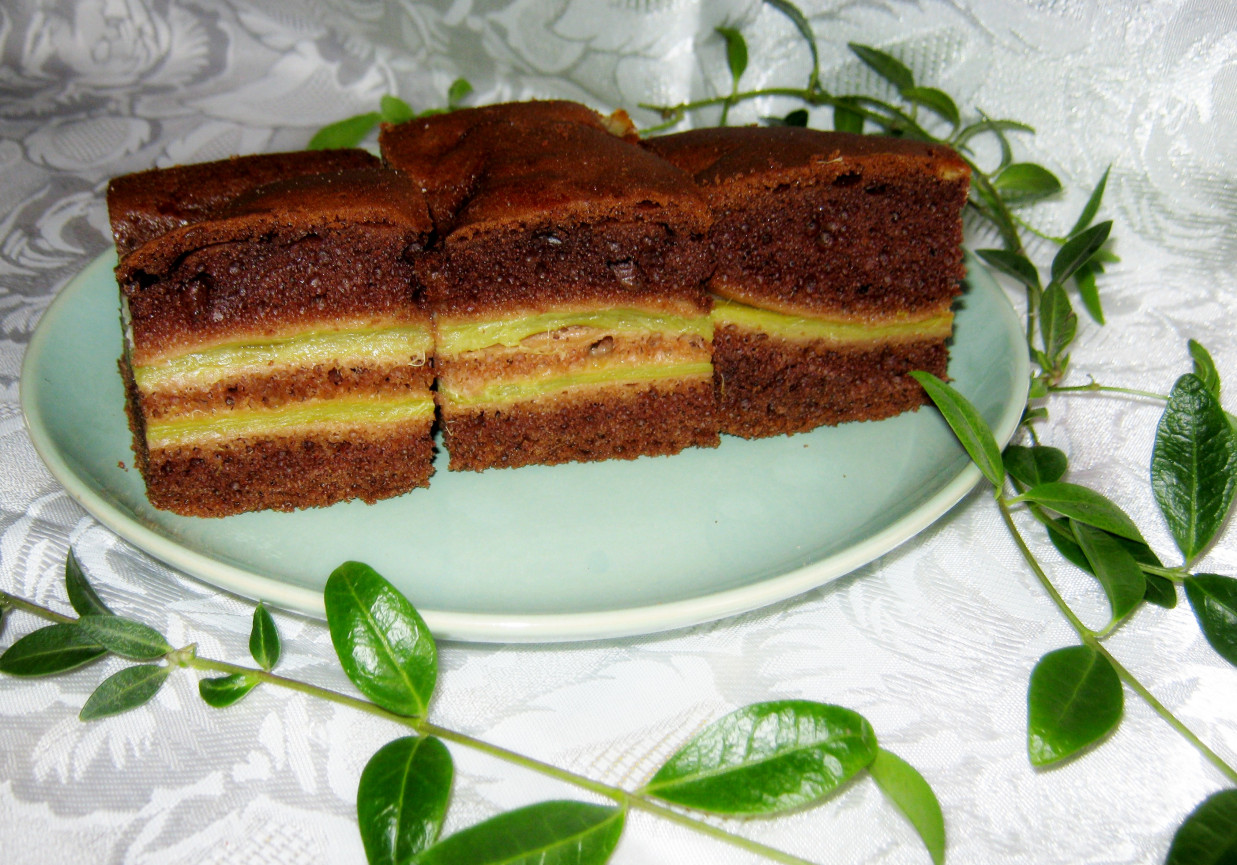 Ciasto z cynamonową nutką i rabarbarem foto