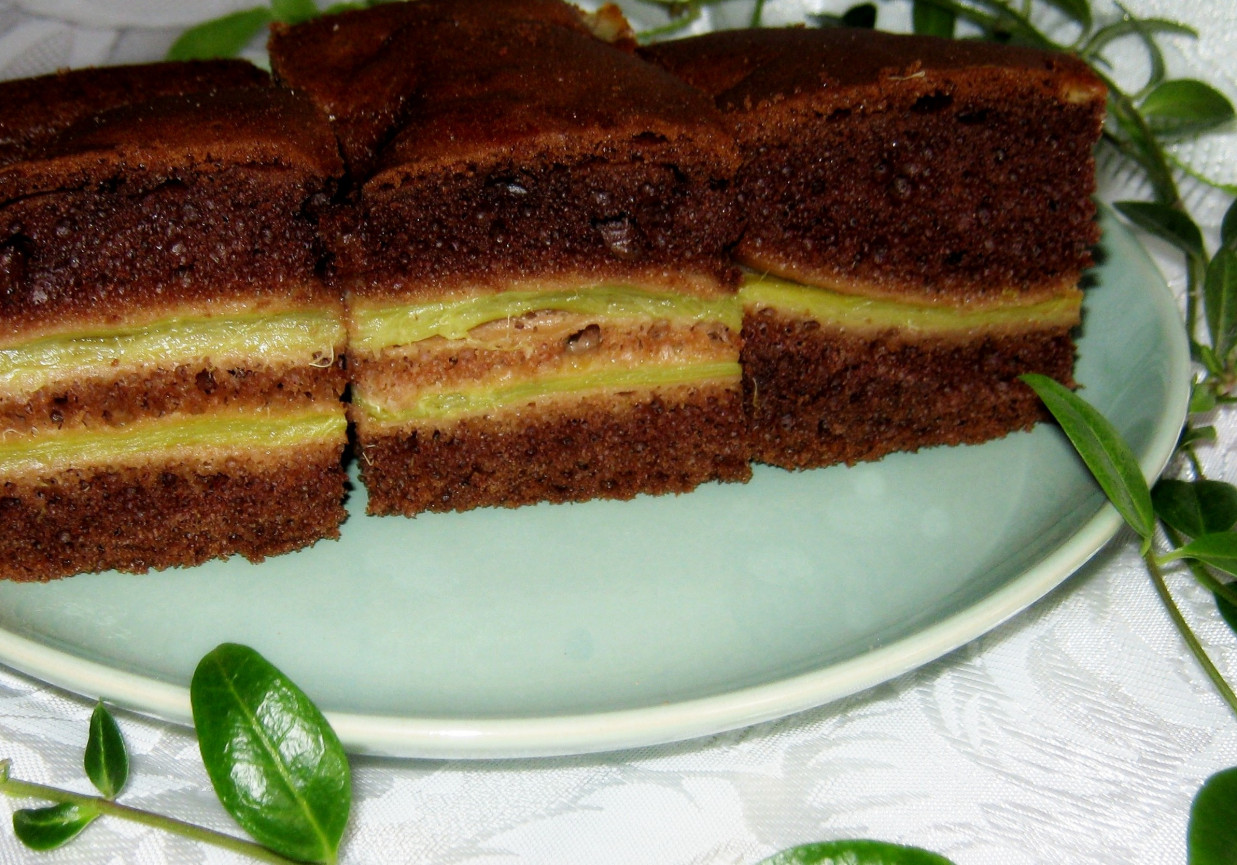 Ciasto z cynamonową nutką i rabarbarem foto