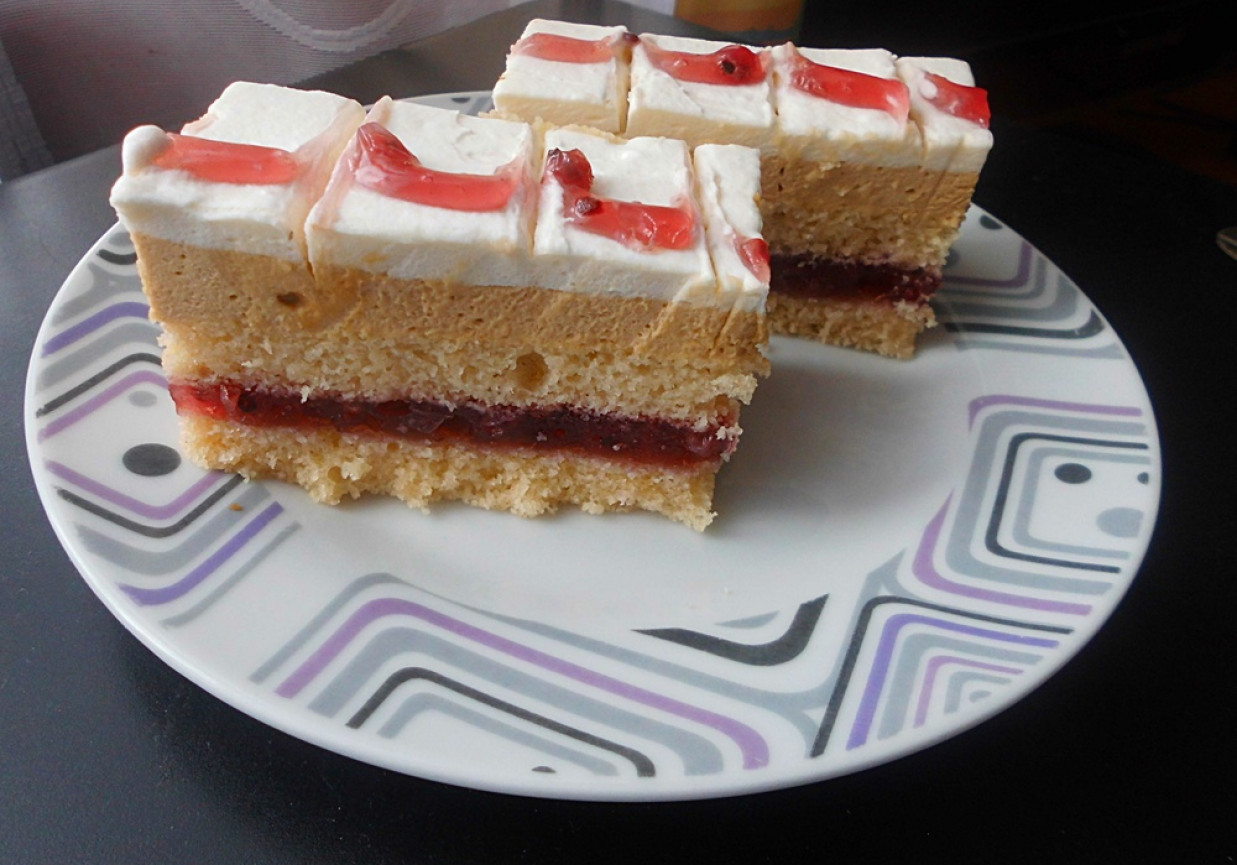 Ciasto z czerwoną porzeczką . foto