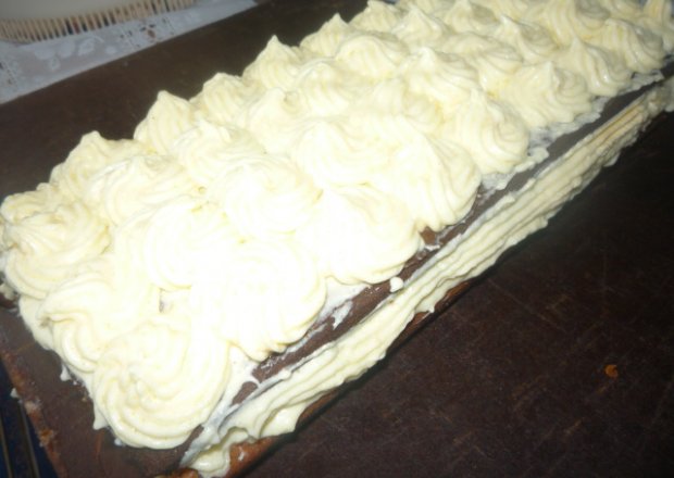Fotografia przedstawiająca Ciasto z dwóch ciast