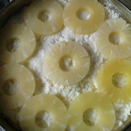 Krok 3 - Ciasto z galaretką i ananasem foto
