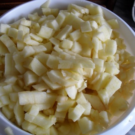 Krok 3 - Ciasto z jabłkami i cZerwoną porzeczką foto