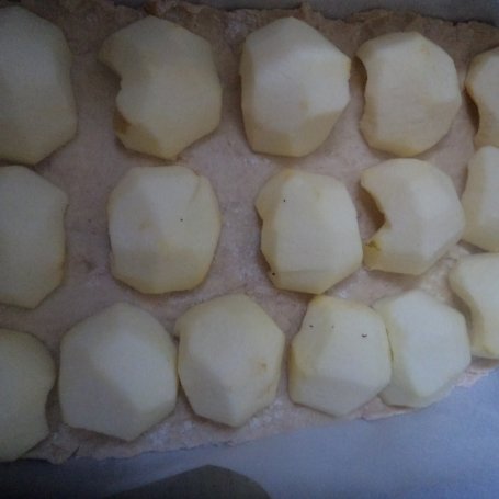 Krok 3 - Ciasto z jabłkami i serkiem homogenizowanym :) foto
