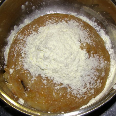 Krok 1 - ciasto z jabłkami z kruszonką herbatnikową i cynamonową śmietaną... foto