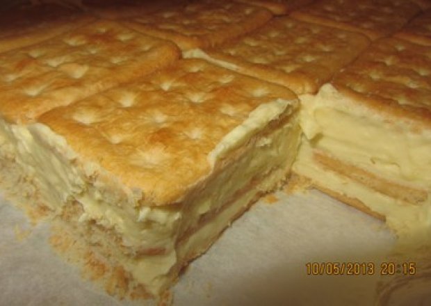 Fotografia przedstawiająca Ciasto z krakersami