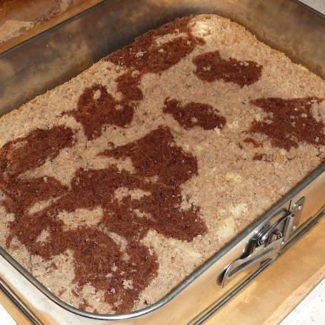 Krok 1 - Ciasto z kremem, ciasteczkami, bitą śmietaną i galaretką. foto