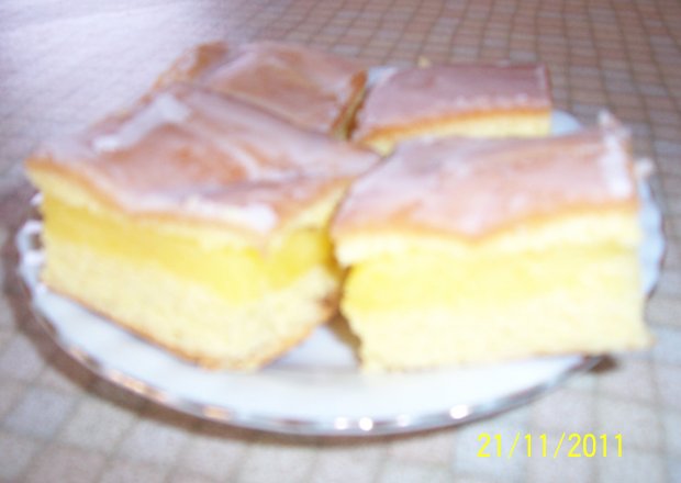Fotografia przedstawiająca Ciasto z kremem cytrynowym