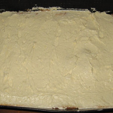 Krok 7 - Ciasto z kremem i galaretką foto