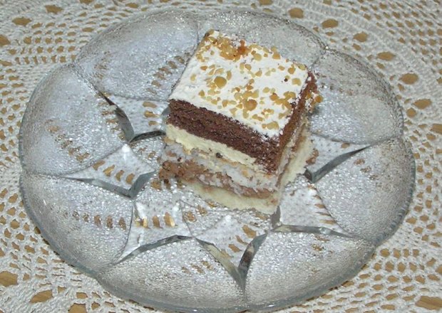 Fotografia przedstawiająca Ciasto z kremem i kokosem