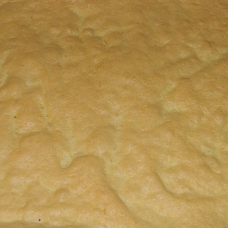 Krok 2 - Ciasto z kremem i orzeszkami ziemnymi foto