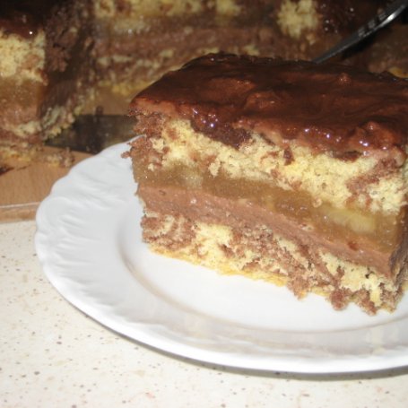 Krok 6 - Ciasto z kremem kakaowym i musem brzoskwiniowym foto