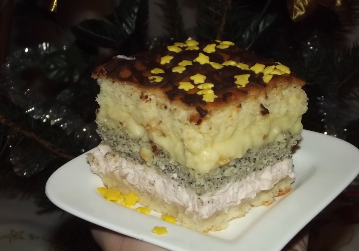 Ciasto z makiem i bitą śmietaną z nutą  pomarańczy foto