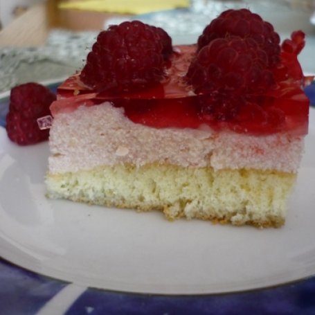 Krok 4 - Ciasto z malinami i masa budyniową foto