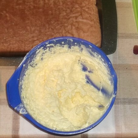 Krok 2 - ciasto z malinami foto