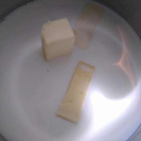 Krok 2 - Ciasto z manną i borówkami foto