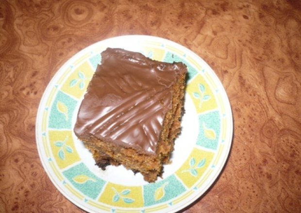 Fotografia przedstawiająca ciasto z marchwi