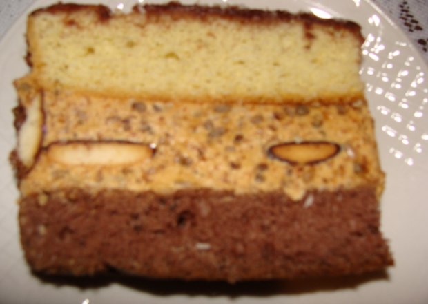 Fotografia przedstawiająca ciasto z masa cappucino