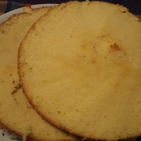 Krok 1 - Ciasto z masą truskawkową foto