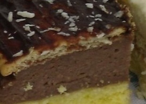 Fotografia przedstawiająca ciasto z masą z kaszy mannej