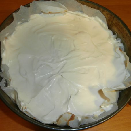 Krok 7 - ciasto z mascarpone i masą krówkową foto