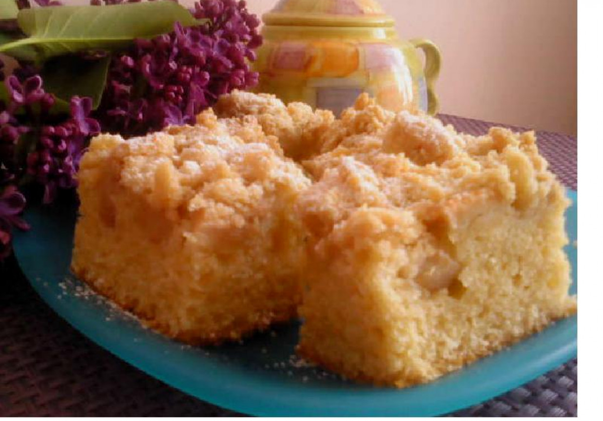 Ciasto z maślanką i jabłkami foto