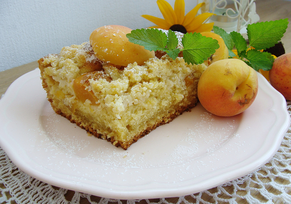Ciasto z morelami i kruszonką foto