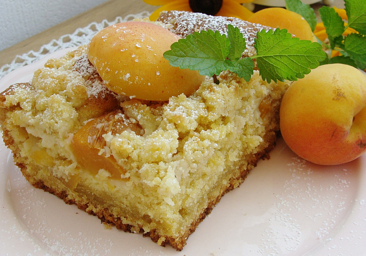 Ciasto z morelami i kruszonką foto