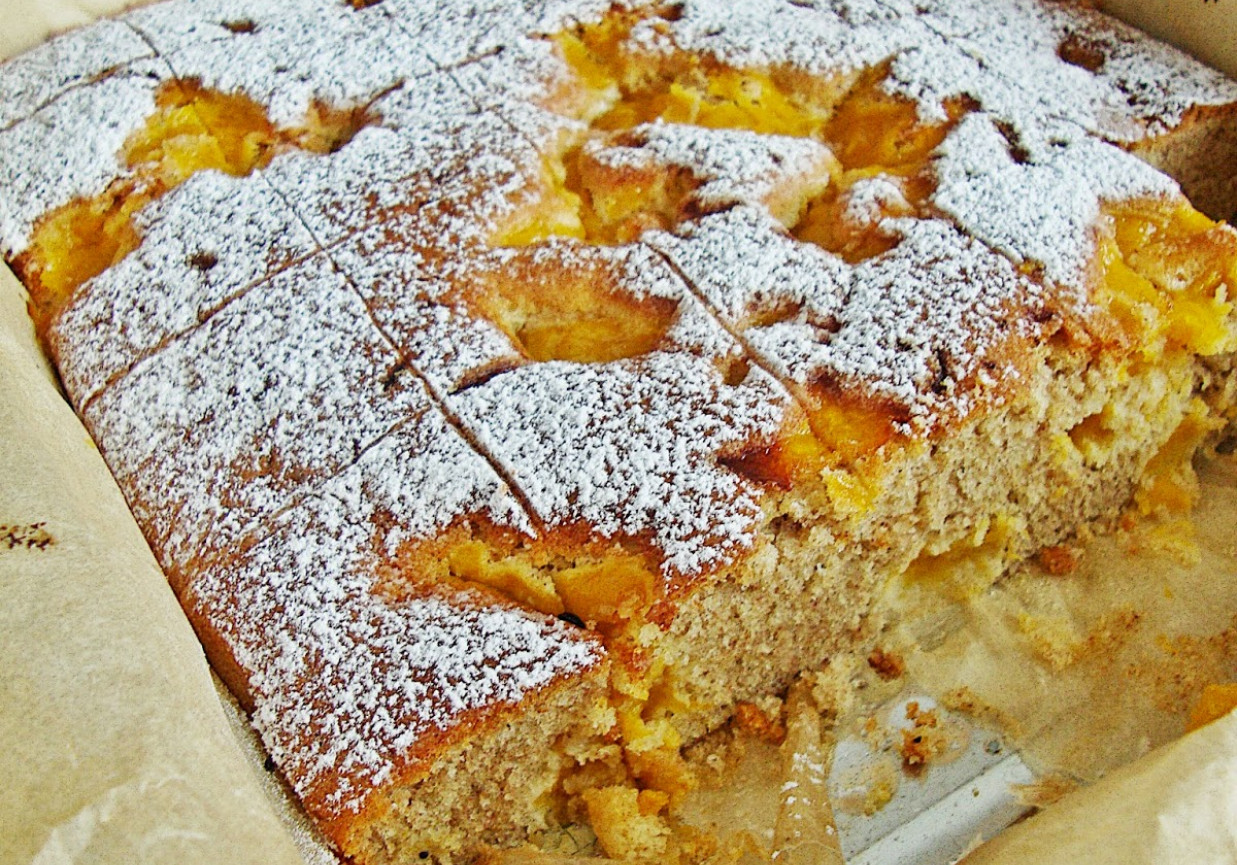 Ciasto z musem brzoskwinionym na oleju rzepakowym (bezglutenowe) foto