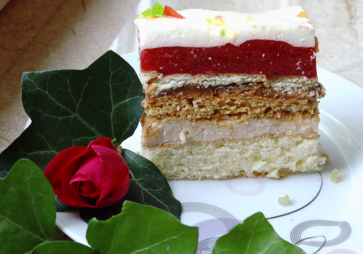 Ciasto z musem truskawkowym foto
