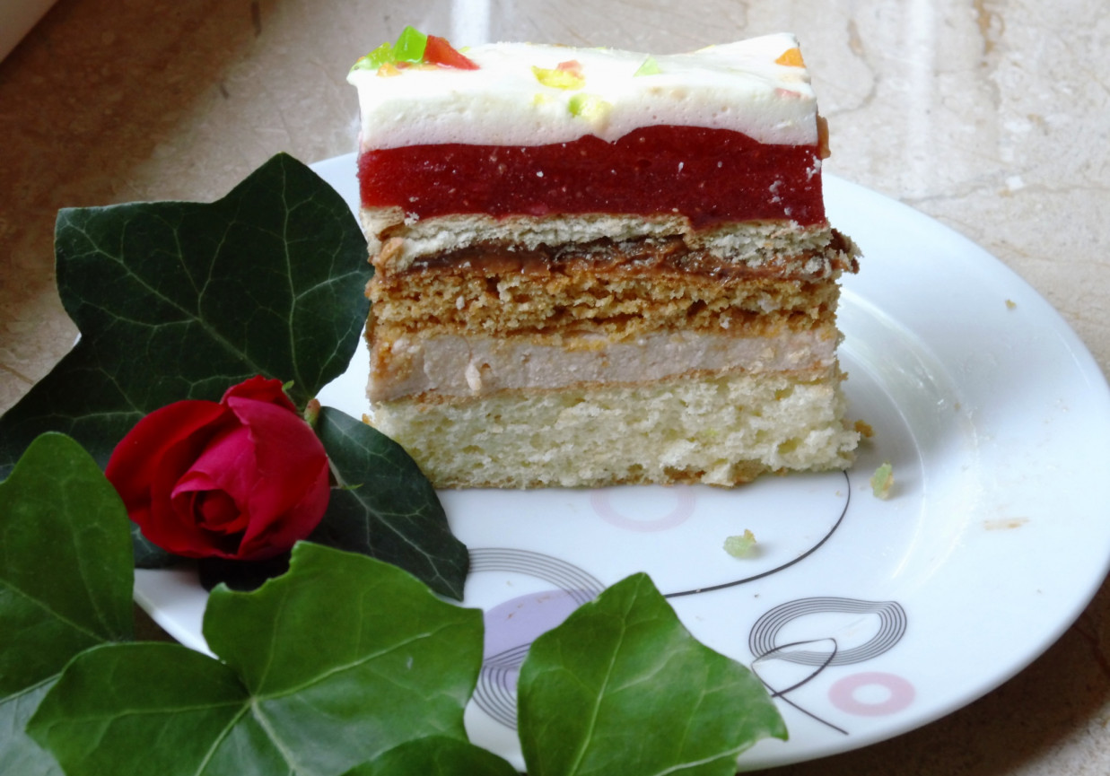 Ciasto z musem truskawkowym foto