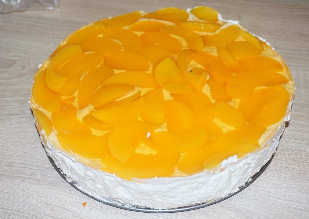 Fotografia przedstawiająca Ciasto z owocami o smaku milky way'a
