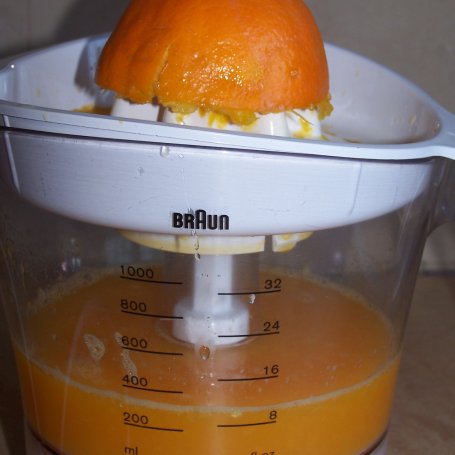 Krok 1 - Ciasto z pomarańczą w składzie, czyli sernik na zimno :) foto