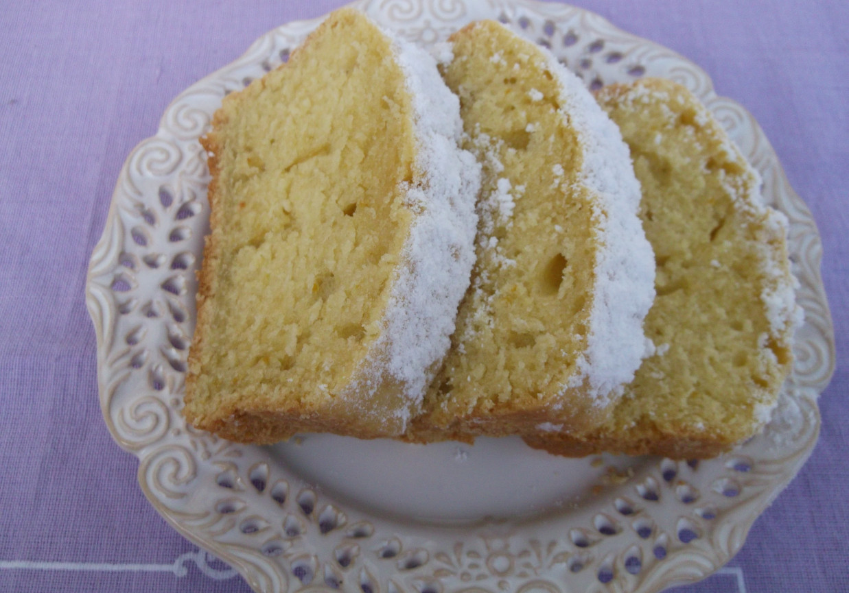 Ciasto z pomarańczową nutką. foto