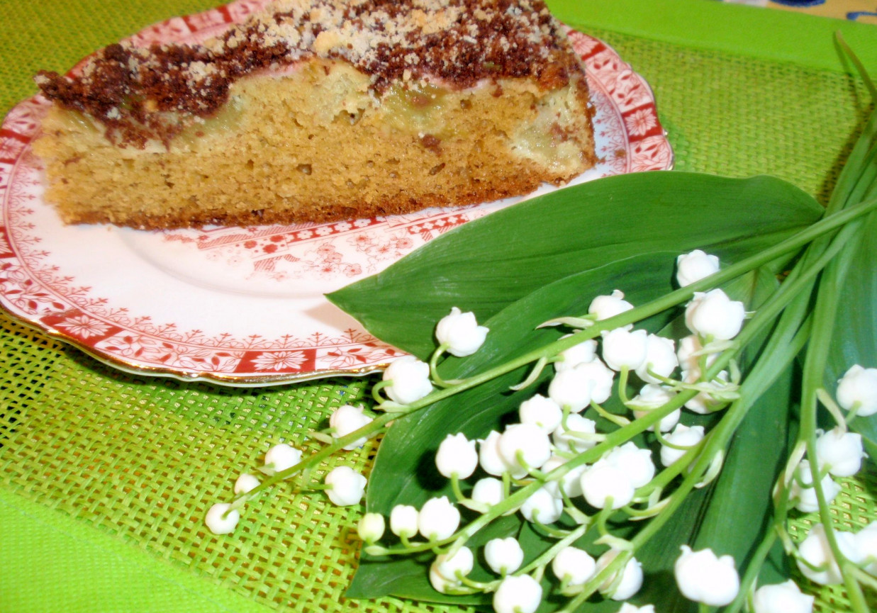 Ciasto z rabarbarem  i kruszonką foto