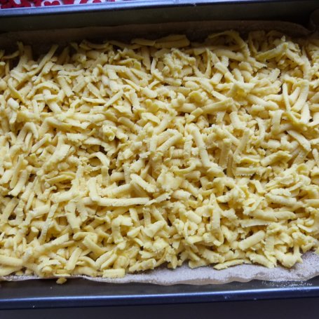 Krok 3 - Ciasto z rabarbarem i pianką foto