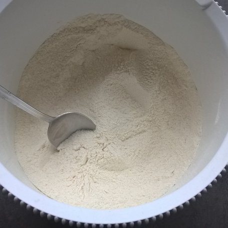 Krok 3 - Ciasto z rabarbarem i żurawiną foto