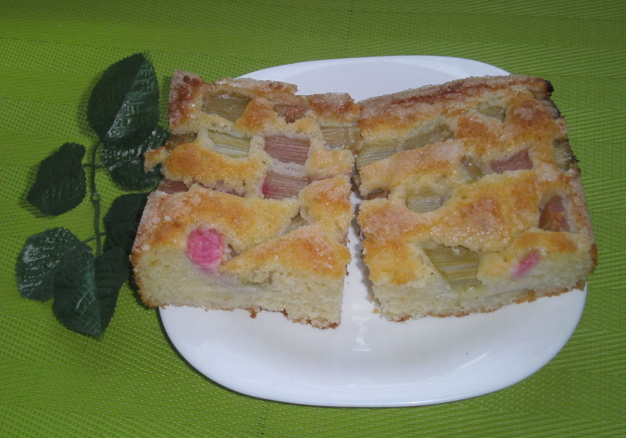Ciasto z rabarbarem na kefirze foto